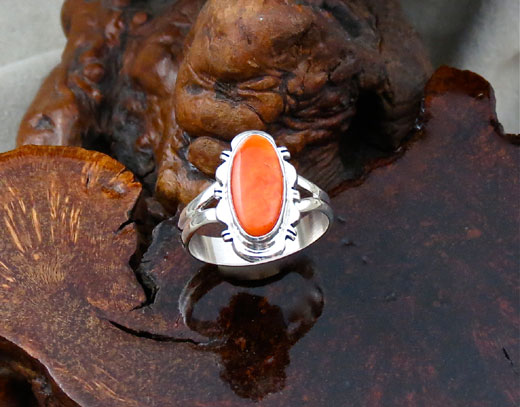 Navajo Sterling Silver Orange Spiny Oyster Shell Ring Navajo Sterling Silver Orange Spiny Oyster Shell Ring