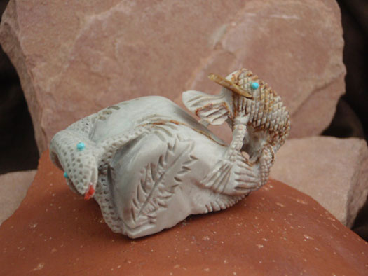Zuni Hand-carved Lizard Fetish