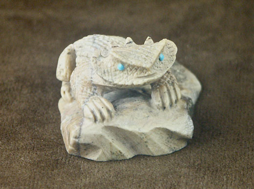 Zuni Hand-carved Lizard Fetish