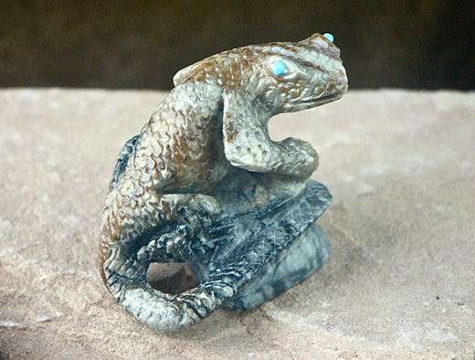 Zuni Hand-carved Lizard Fetish