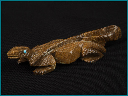 Zuni Hand-carved Lizard Fetish